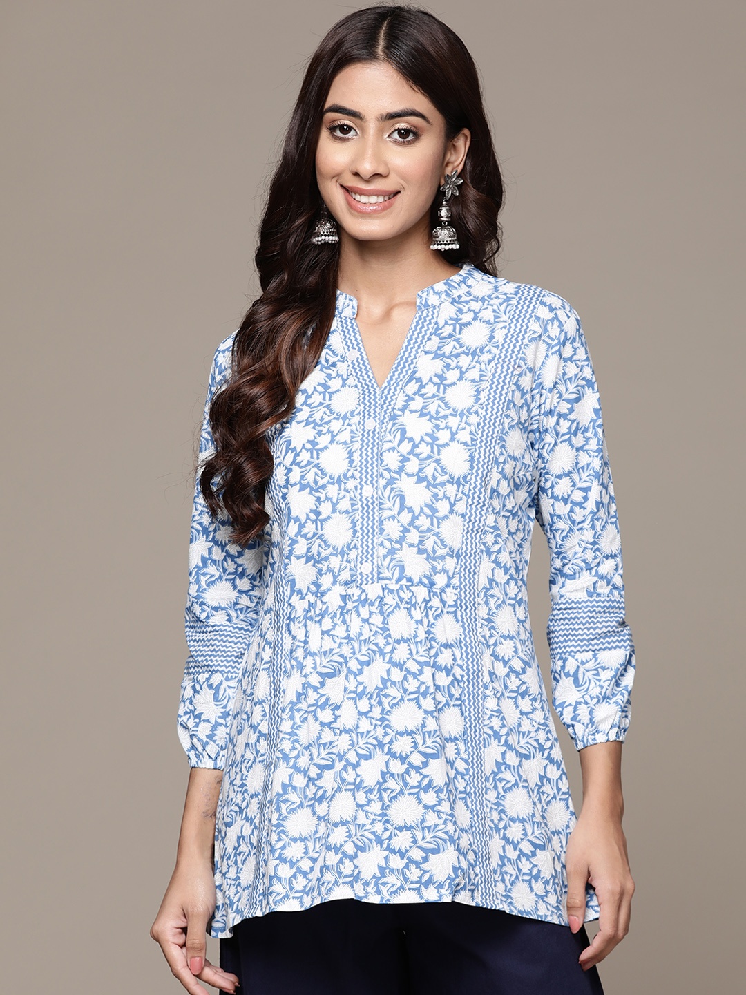 

Anubhutee Floral Printed Pure Cotton Kurti, Blue