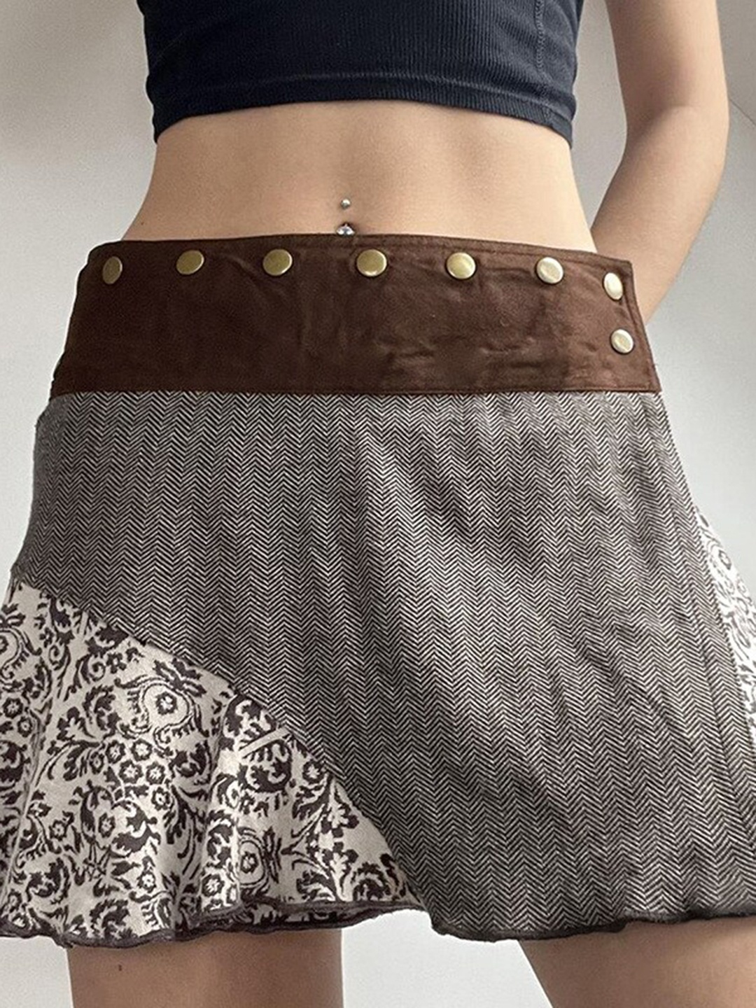 

StyleCast Brown Geometric Printed Flared Mini Skirt