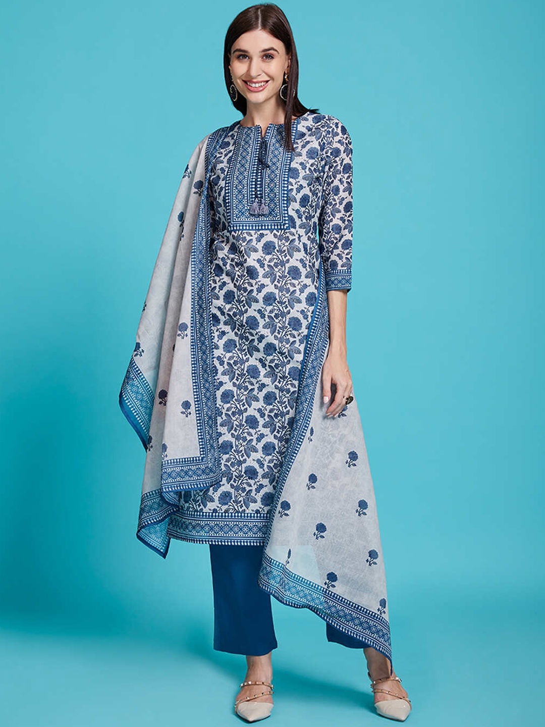 

Ittarr Floral Printed Tie Up Neck Thread Work Pure Cotton Kurta With Trousers & Dupatta, Blue