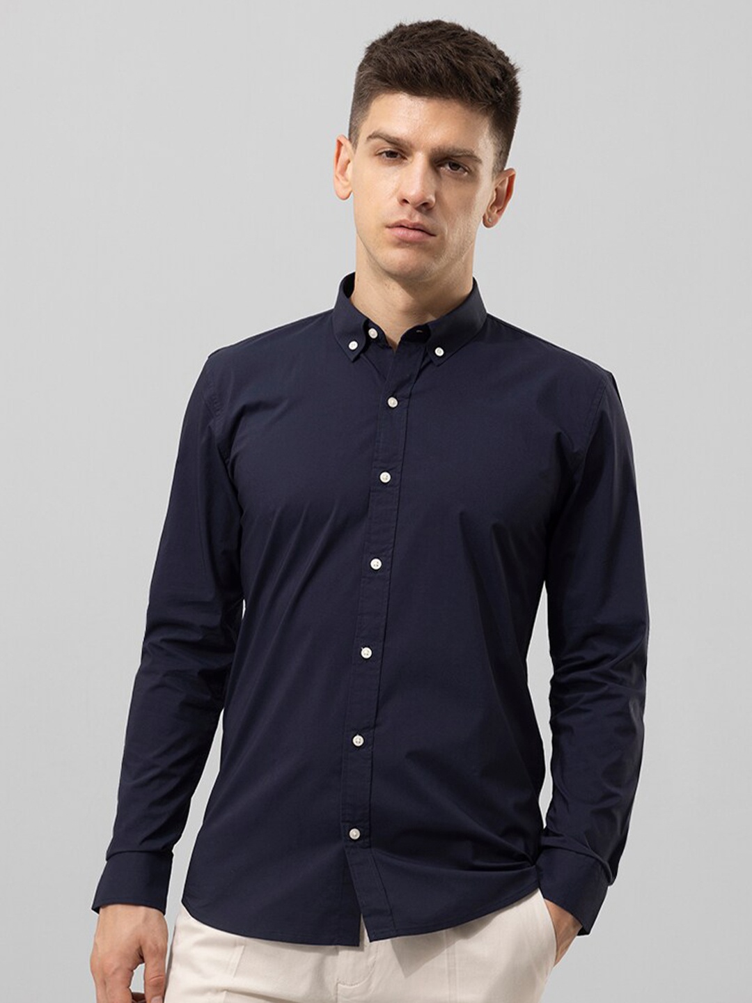 

Snitch Navy Blue Classic Slim Fit Cotton Casual Shirt
