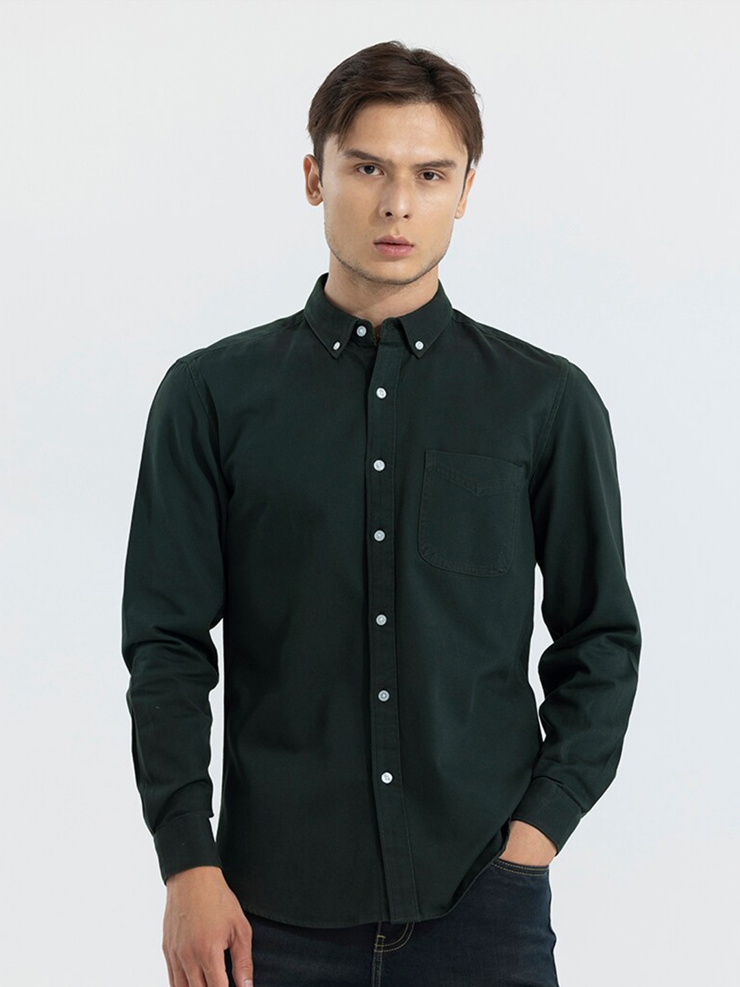 

Snitch Green Classic Slim Fit Cotton Casual Shirt