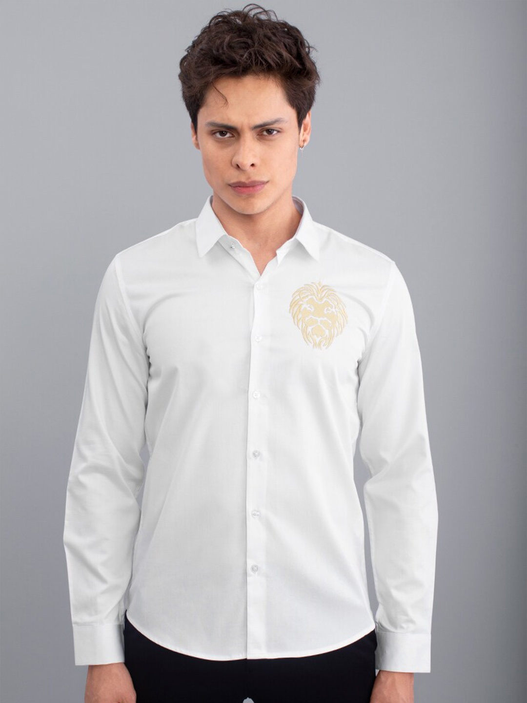 

Snitch White Classic Slim Fit Cotton Casual Shirt