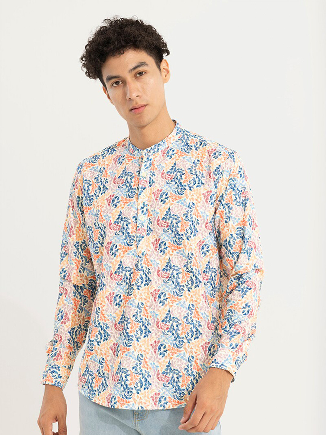 

Snitch Men White Classic Slim Fit Floral Opaque Printed Casual Shirt