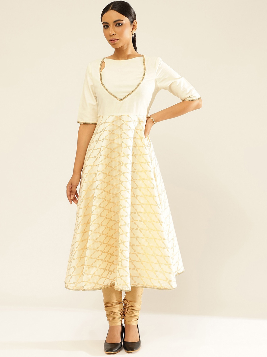 

Abhishti Women White Printed Regular Kurta with Churidar