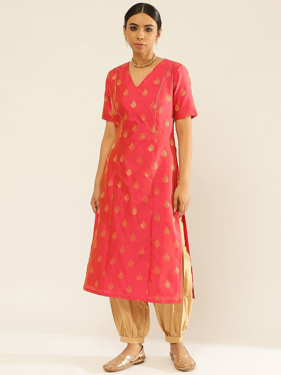

Abhishti Ethnic Printed V-Neck Straight Kurta With Churidar, Pink