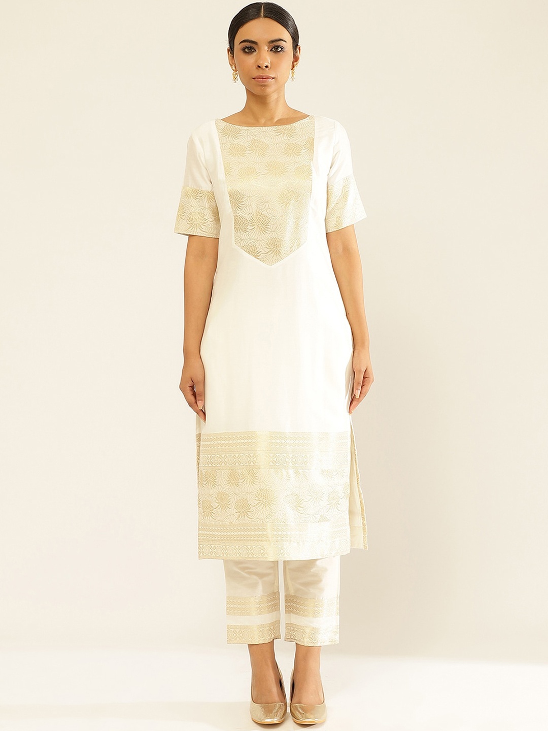 

Abhishti Floral Printed Round Neck Regular Kurta with Trousers, White