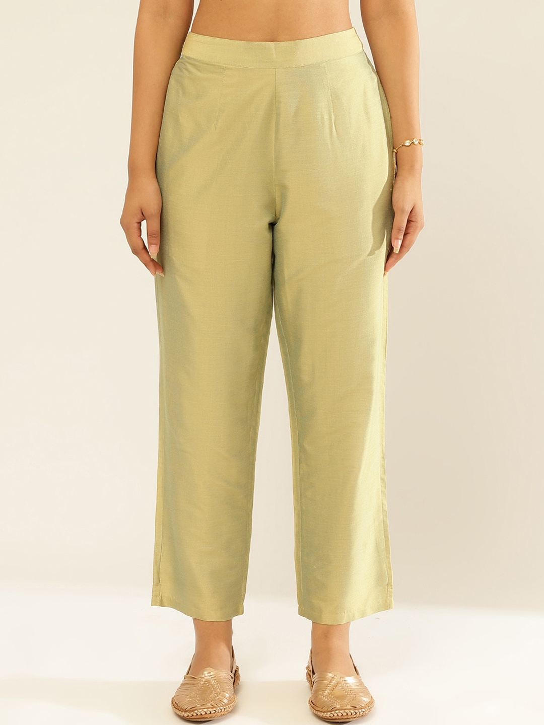 

Abhishti Women Straight-Fit Mid-Rise Regular Trousers, Green