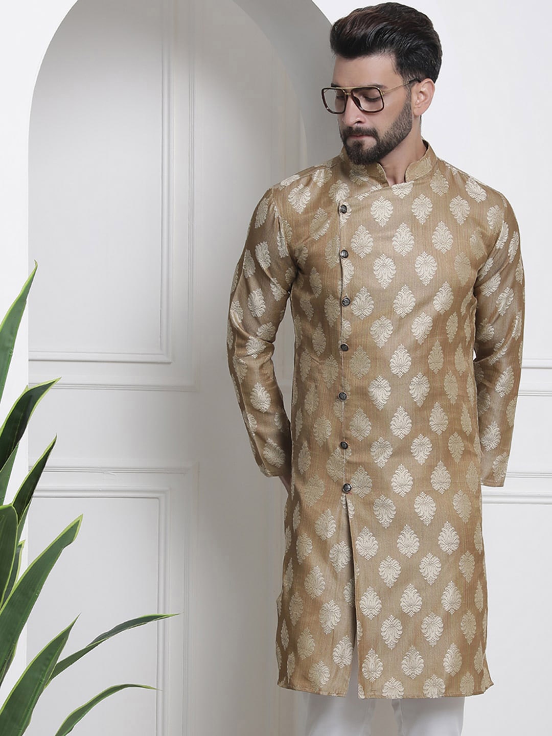 

SOJANYA Mandarin Collar Zari Ethnic Motifs Printed Kurta, Beige