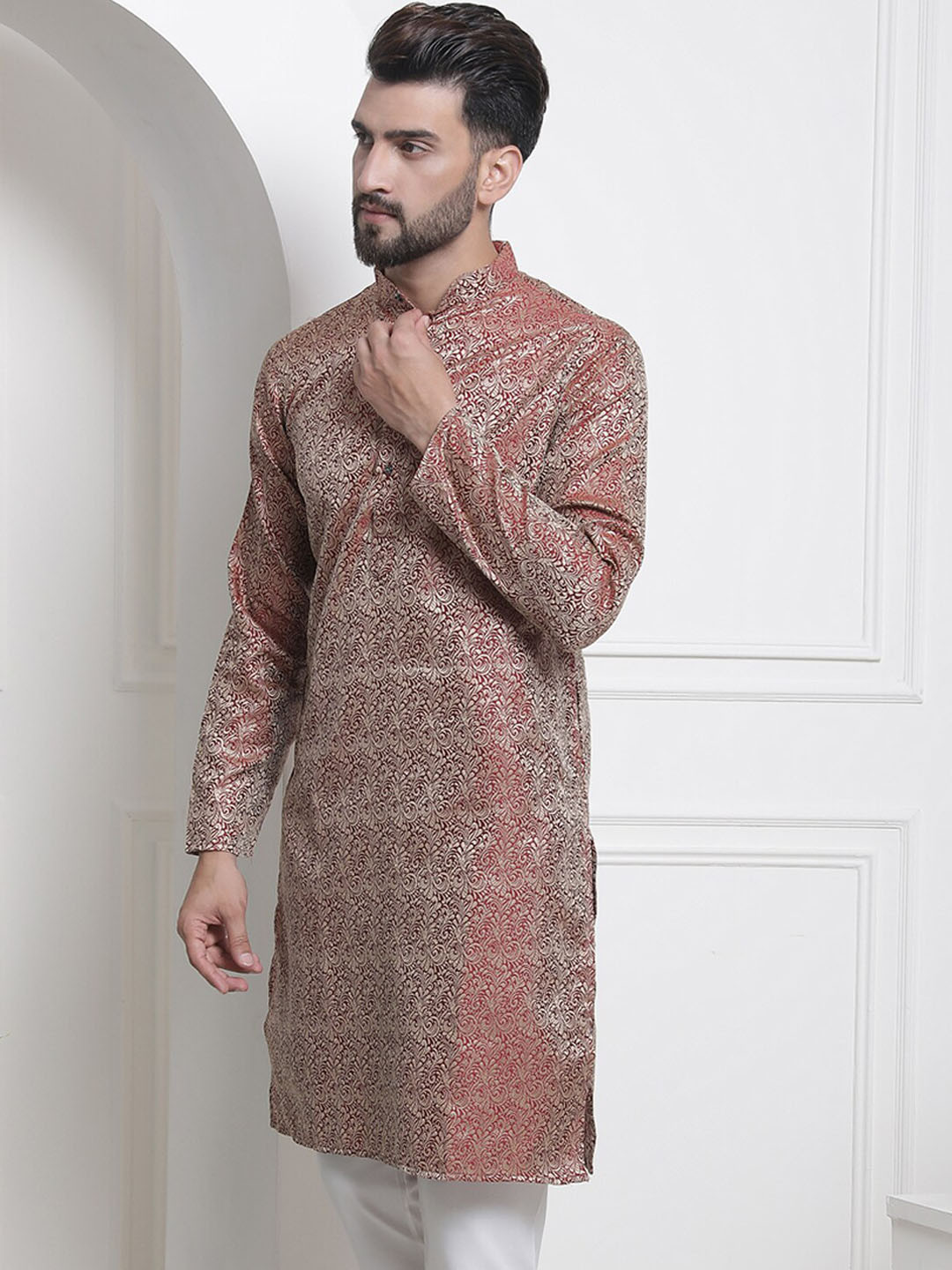 

SOJANYA Men Maroon Embroidered Anarkali Kurta