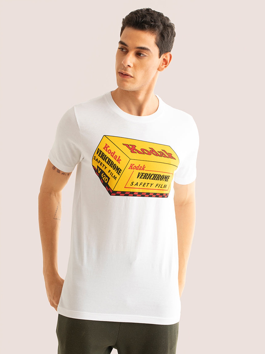 

Snitch White & Yellow Graphic Printed Slim Fit Cotton T-shirt