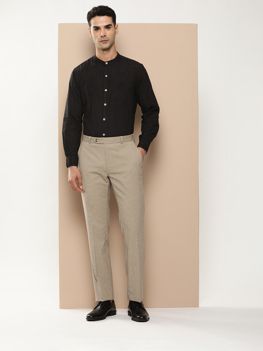 

INVICTUS Men Relaxed Mandarin Collar Pure Cotton Casual Shirt, Black