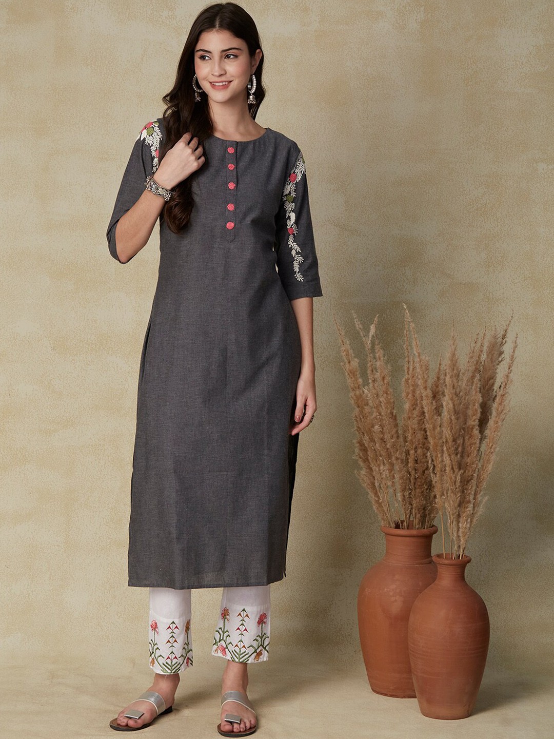 

FASHOR Grey Floral Embroidered Round Neck Straight Kurta
