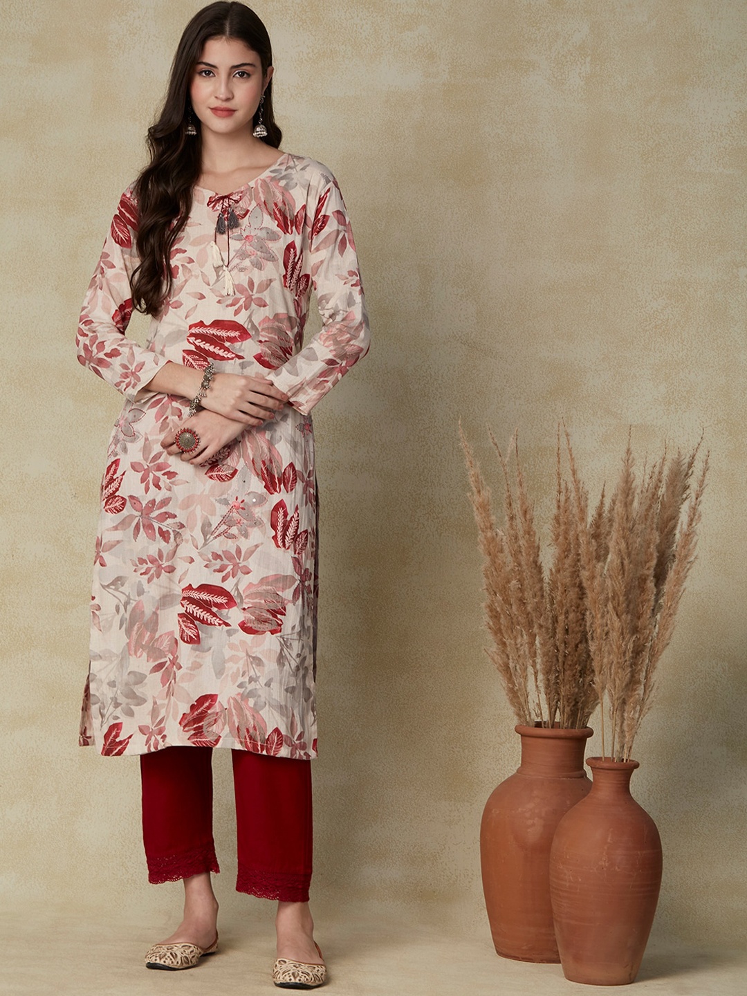 

FASHOR Off White Floral Printed Embroidered Sequined Straight Kurta
