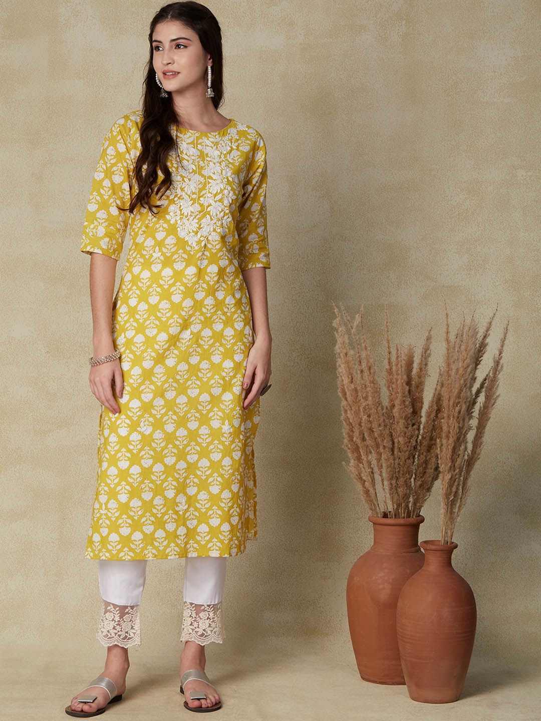 

FASHOR Yellow floral Printed Embroidered Round Neck Straight Kurta