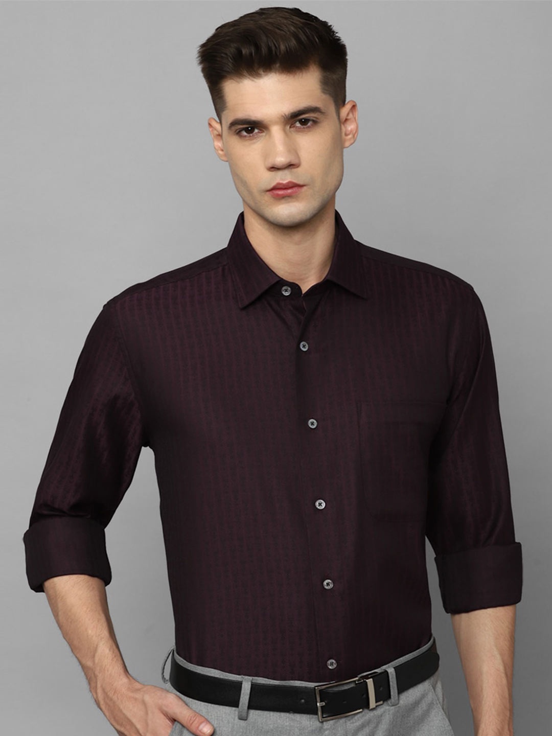

Luxure by Louis Philippe Vertical Stripes Pure Cotton Formal Shirt, Purple