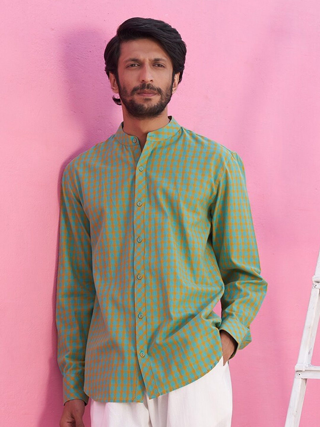 

Abhishti Gingham Checks Mandarin Collar Cotton Casual Shirt, Green