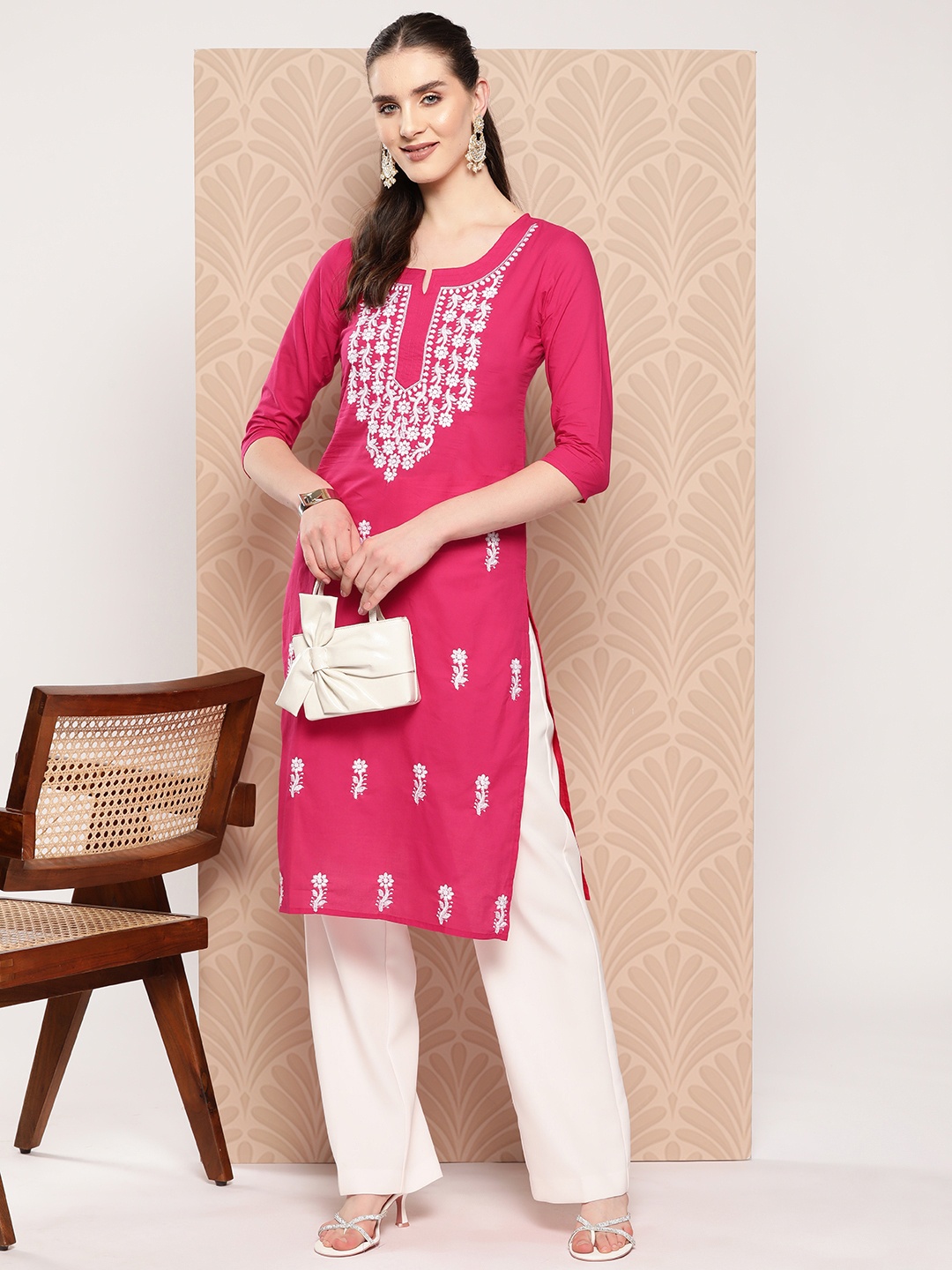 

Yufta Floral Embroidered Chikankari Pure Cotton Kurta, Pink