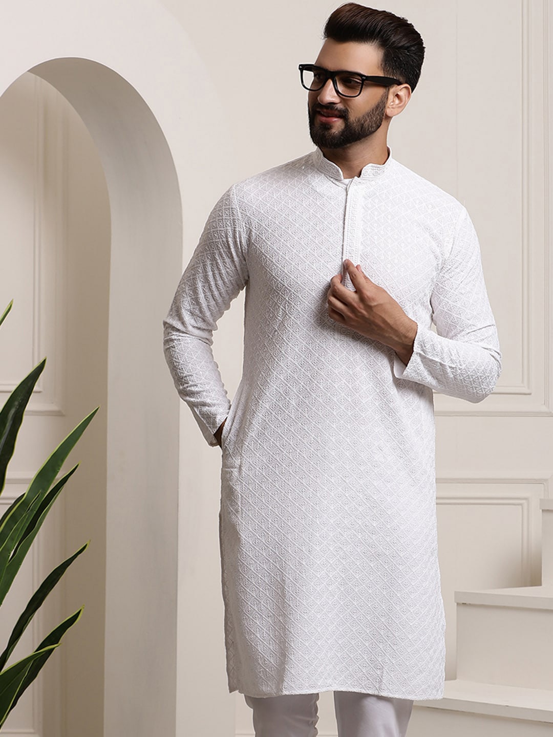 

SOJANYA Mandarin Collar Sequins Embellished Pure Cotton Straight Kurta, White