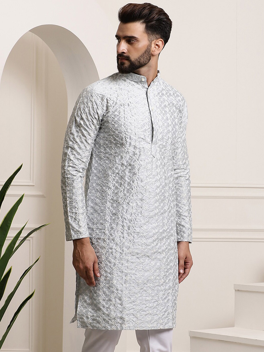 

SOJANYA Band Collar Floral Embroidered Thread Work Straight Kurta, Grey