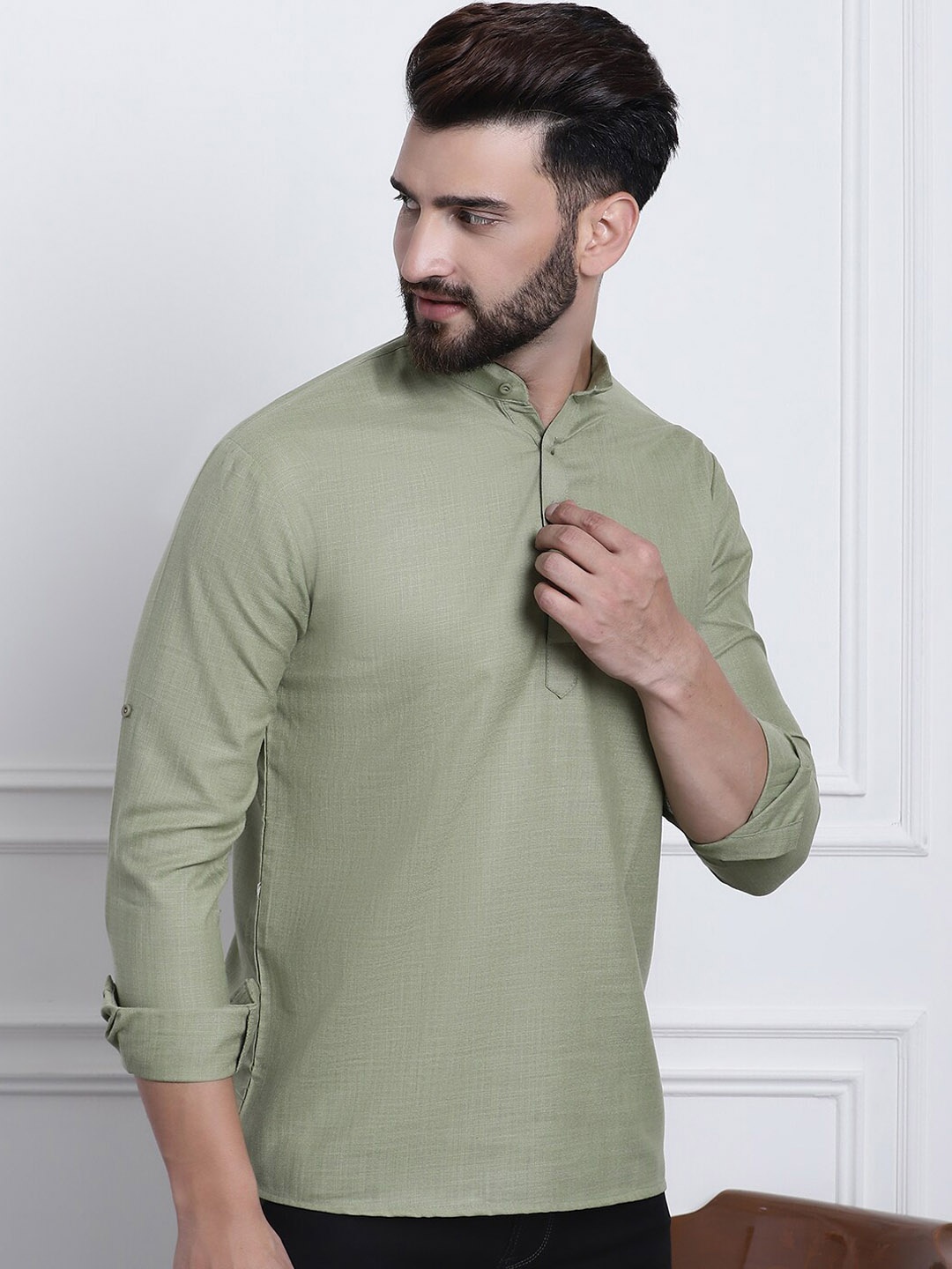 

SOJANYA Mandarin Collar Roll Up Sleeves Kurta, Green