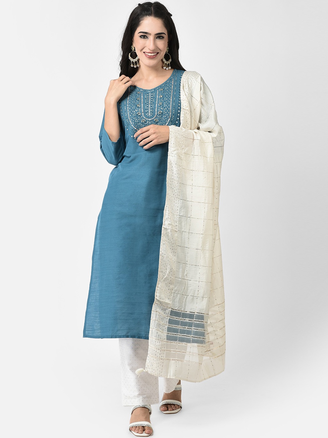 

Span Round Neck Thread Work Sequinned Yoke Design Kurta, Blue