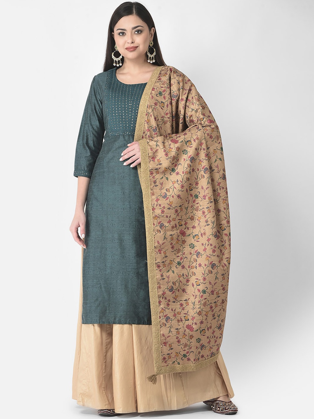 

Span Floral Printed Round Neck Thread Work Sequinned Yoke Design Kurta, Green
