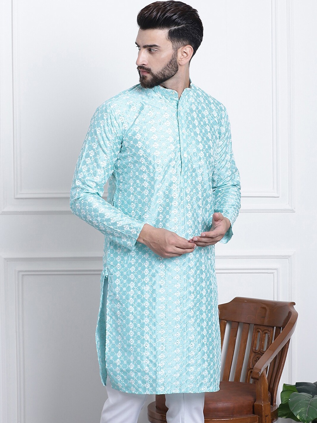 

SOJANYA Floral Embroidered Band Collar Straight Kurta, Blue