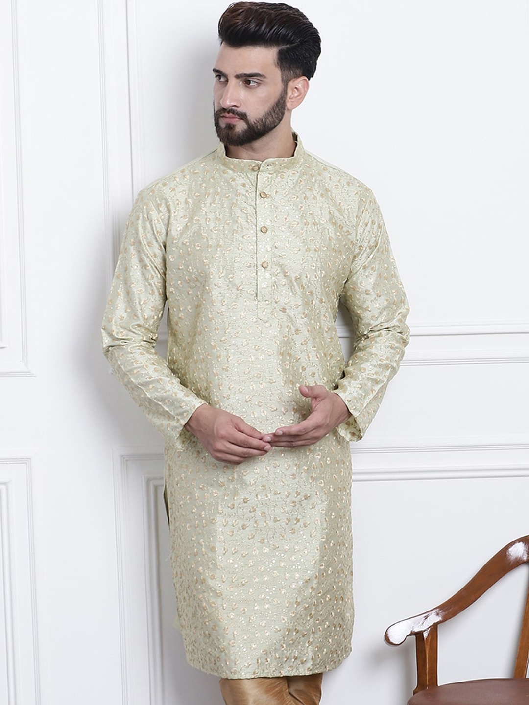 

SOJANYA Floral Embroidered Thread Work Kurta, Green