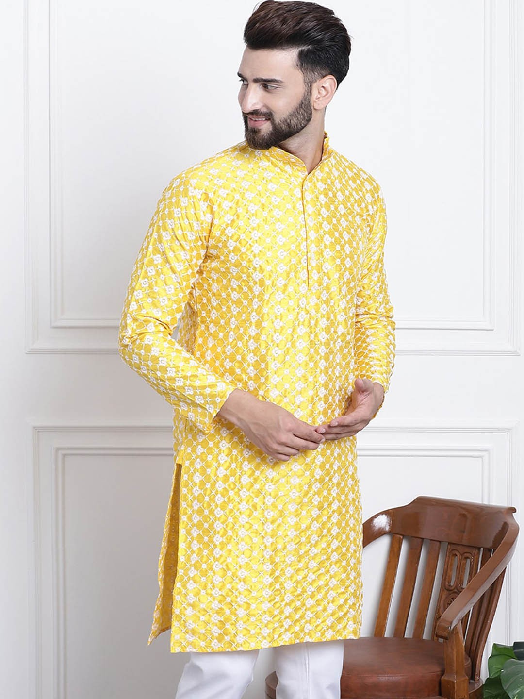 

SOJANYA Floral Embroidered Mandarin Collar Kurta, Yellow