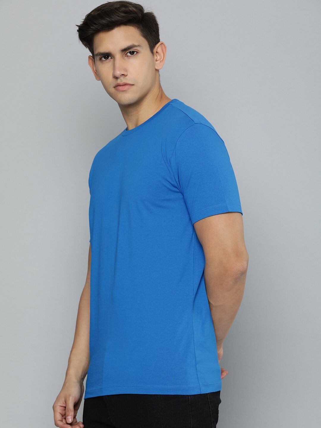 

Mast & Harbour Blue Round Neck Regular Fit Cotton T-shirt