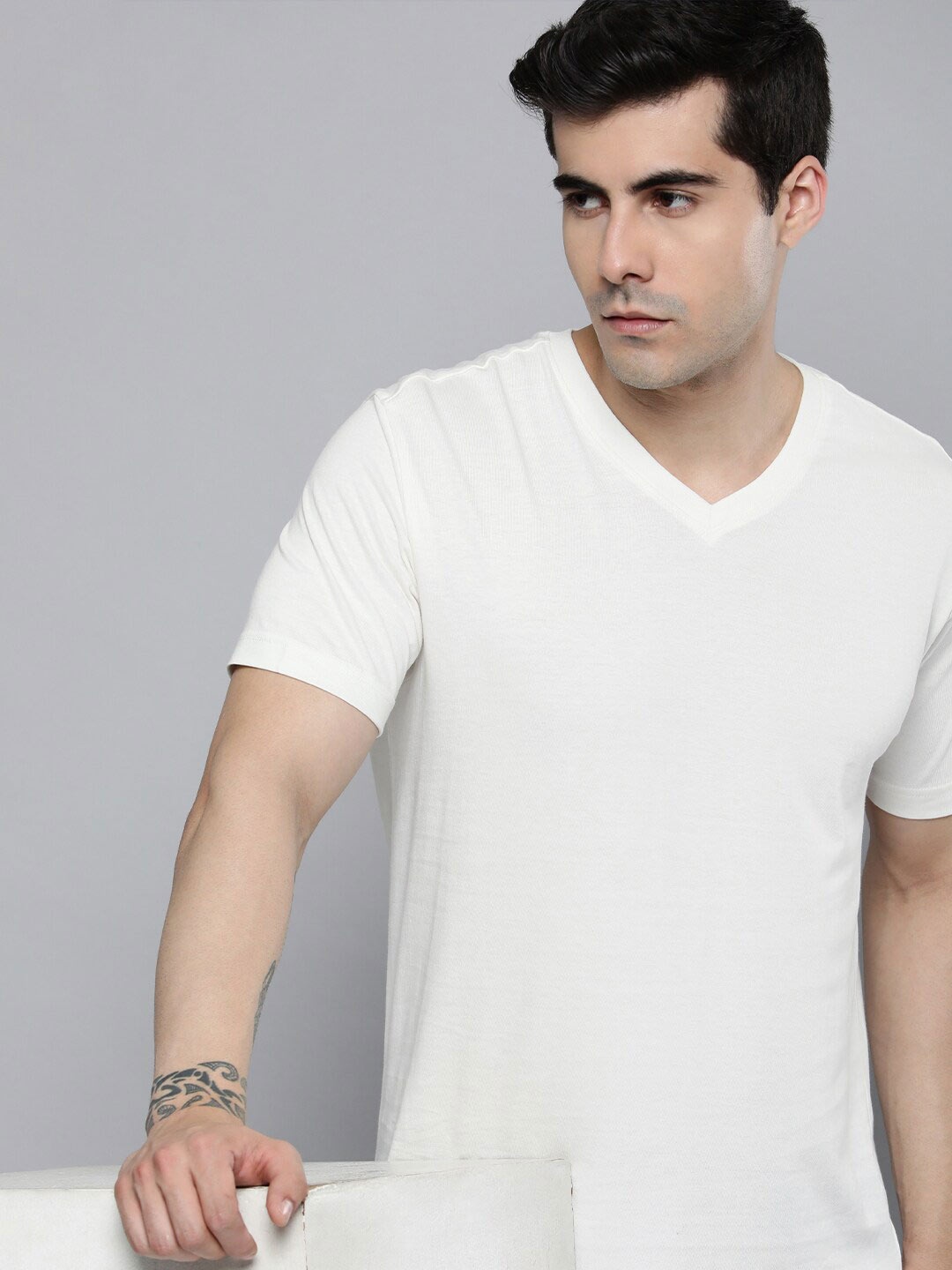 

Mast & Harbour Off White V-Neck Cotton T-shirt