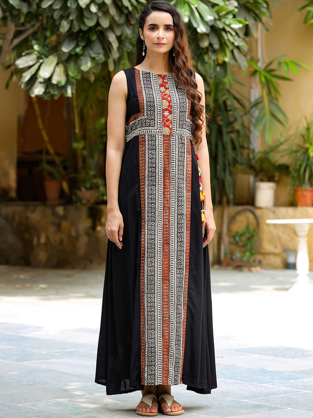 

GILLORI Ethnic Motifs Printed Boat Neck Sleeveless Cotton Maxi A-Line Ethnic Dresses, Black