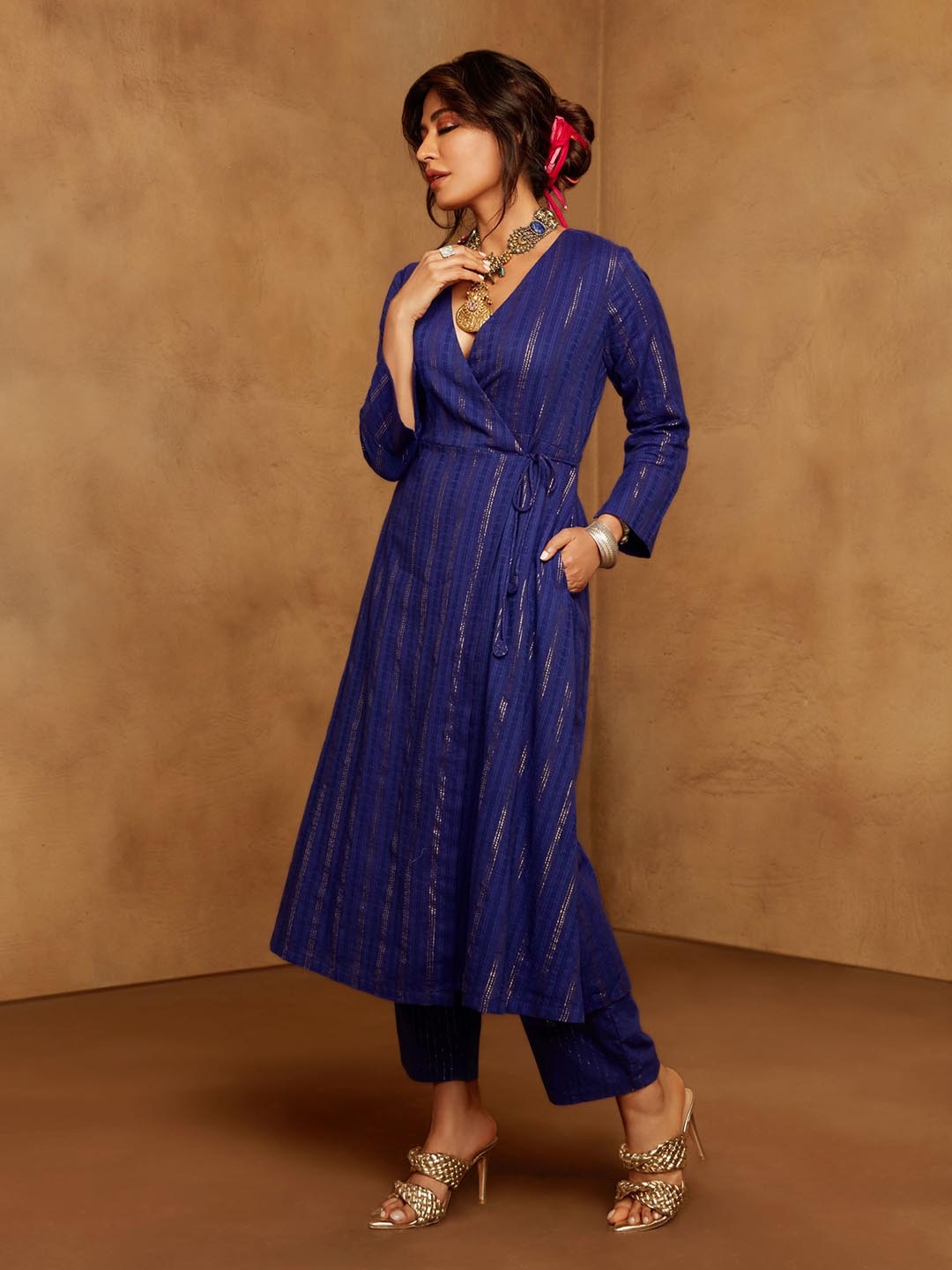 

trueBrowns Woven Design Angrakha Pure Cotton Kurta With Trousers, Blue