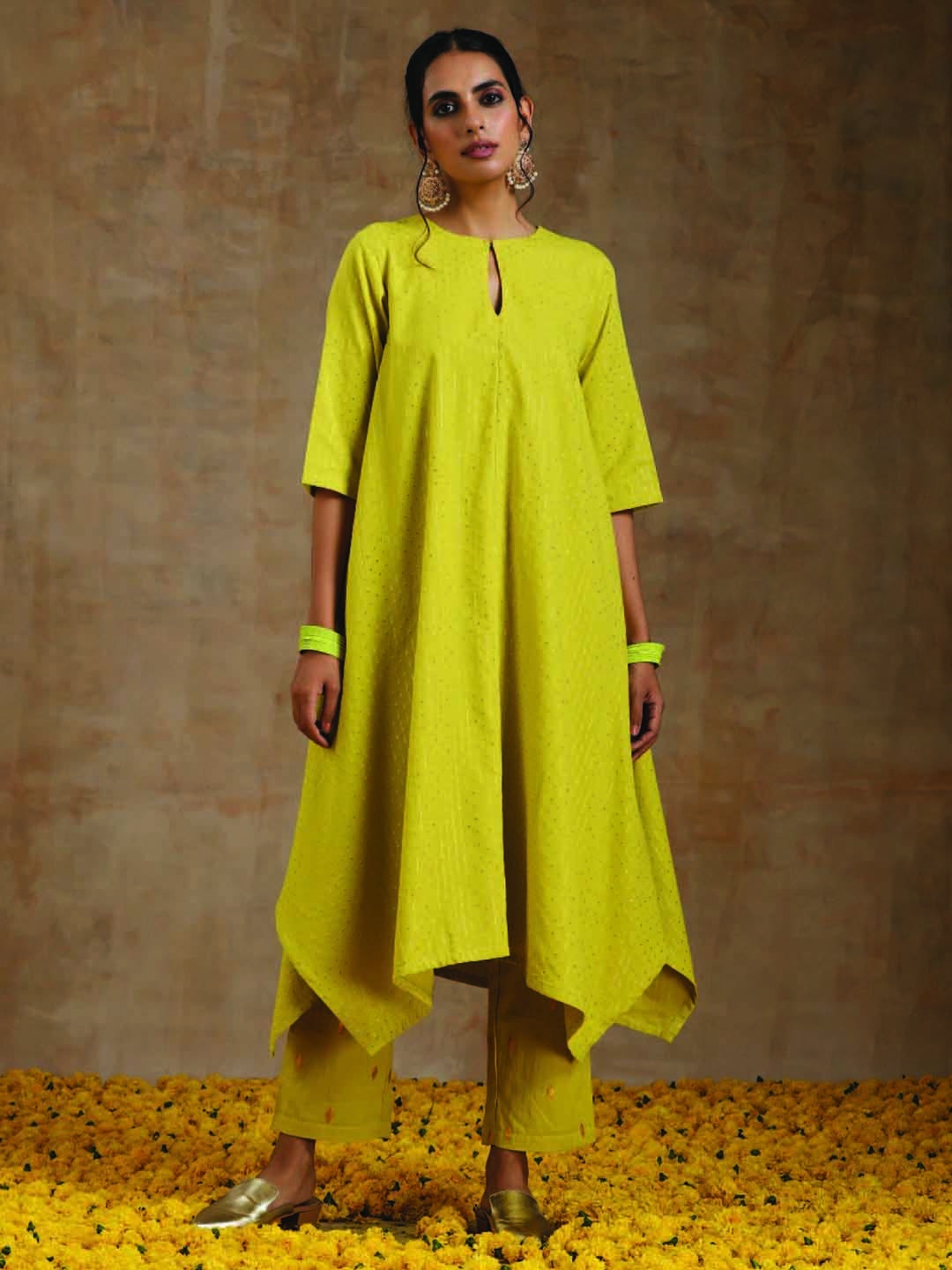 

trueBrowns Woven Design Pure Cotton Kurta with Trousers, Lime green