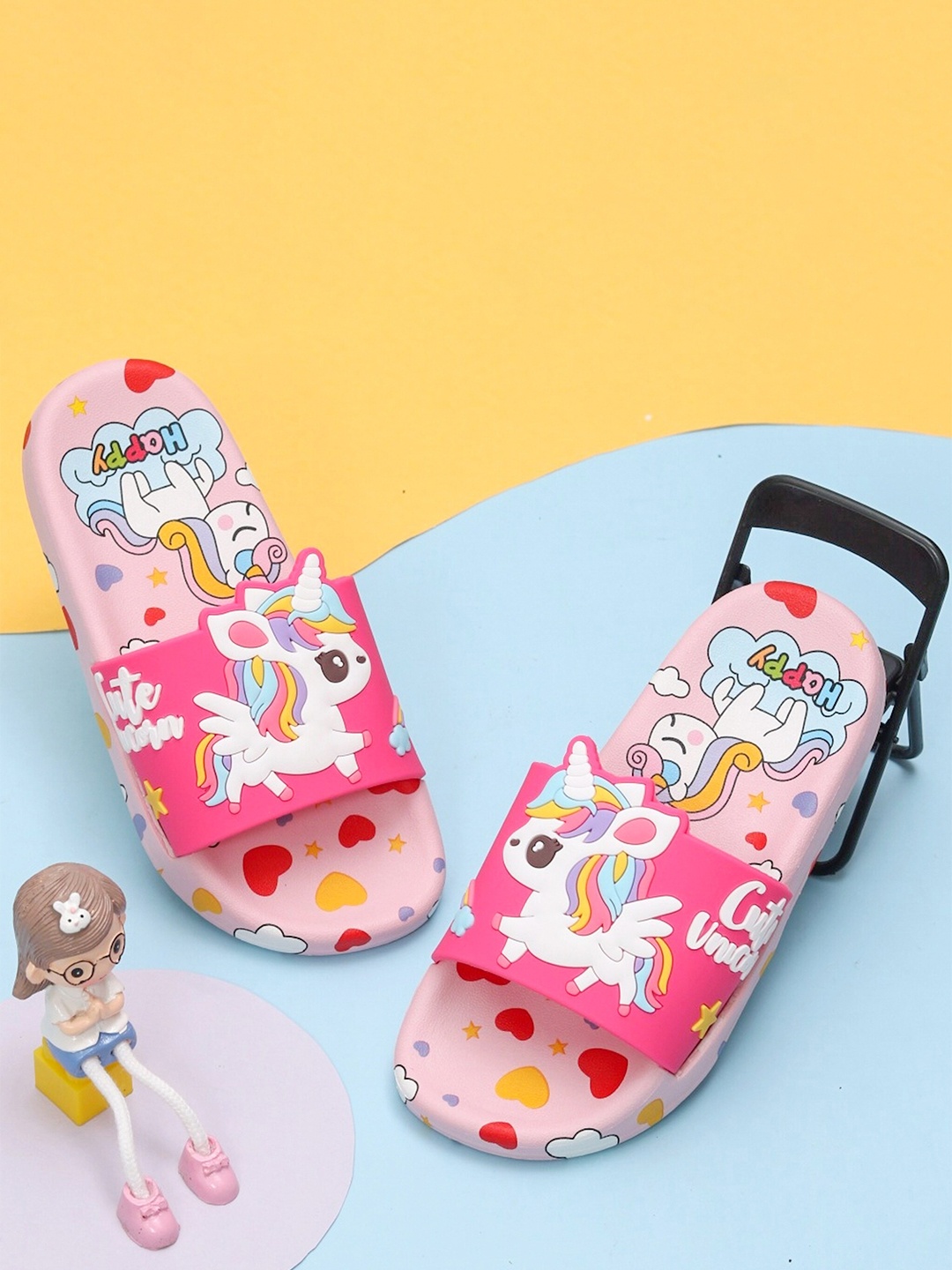 

Yellow Bee Girls Unicorn Printed Rubber Sliders, Pink