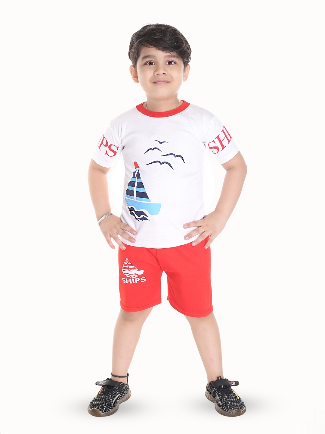 

BAESD Boys Graphic Printed T-shirt With Shorts, White