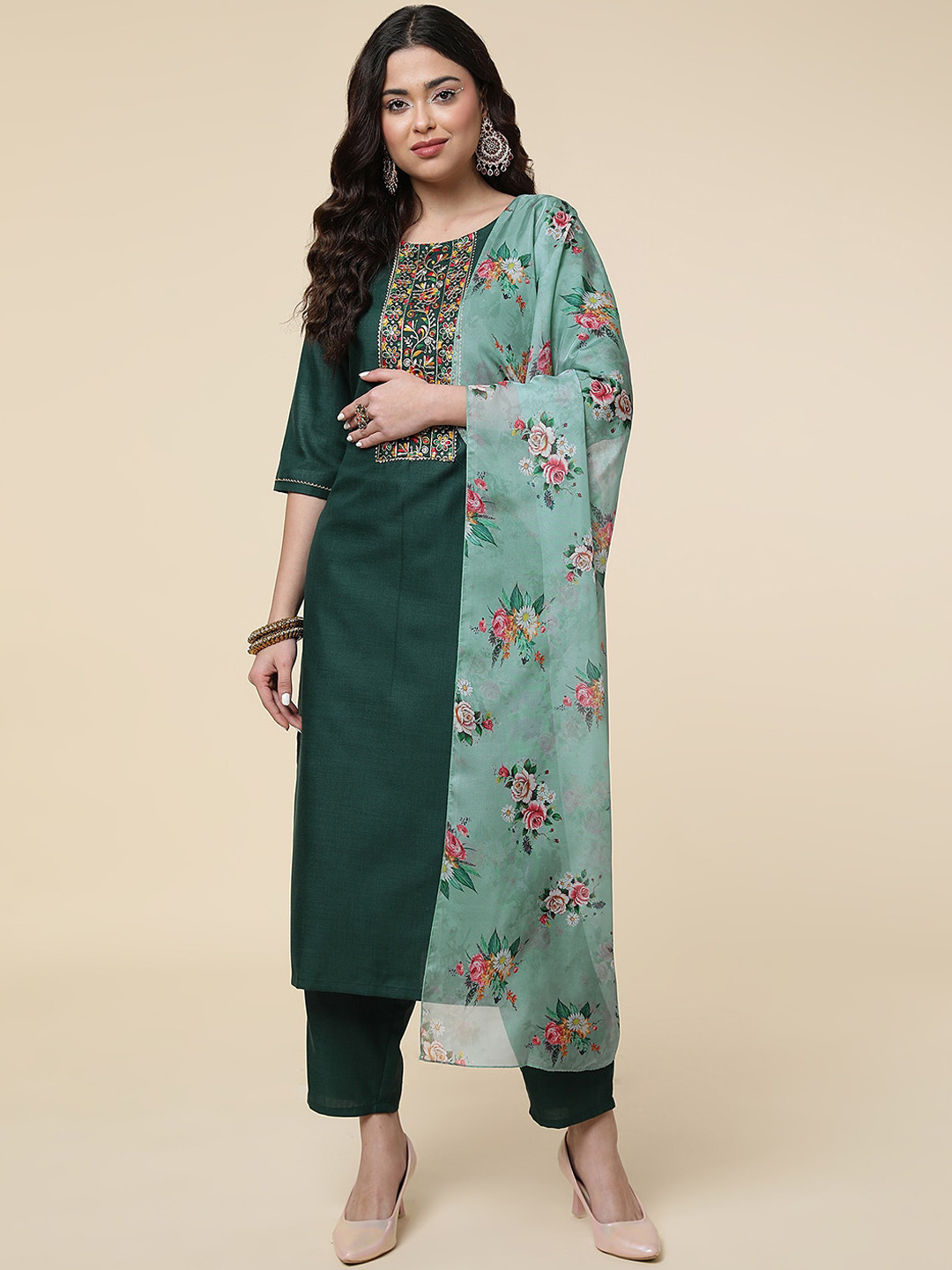

HERE&NOW Green Thread Work Detailed Straight Kurta & Trousers with Dupatta
