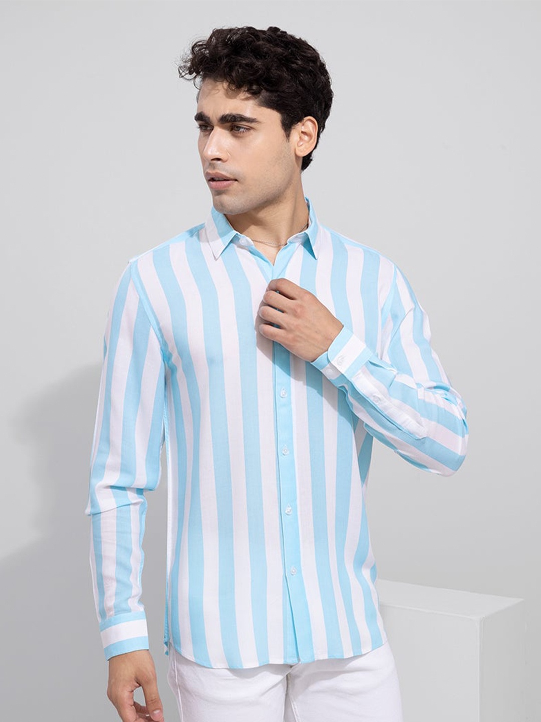 

Snitch Blue & White Classic Striped Slim Fit Casual Shirt