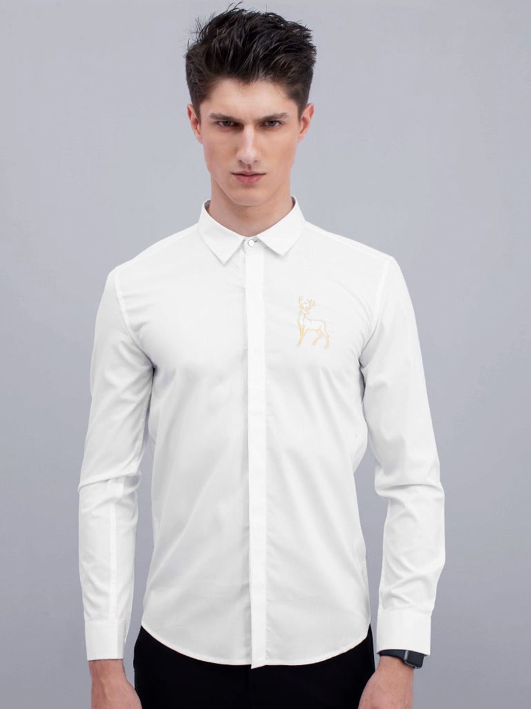 

Snitch White Spread Collar Classic Slim Fit Cotton Casual Shirt
