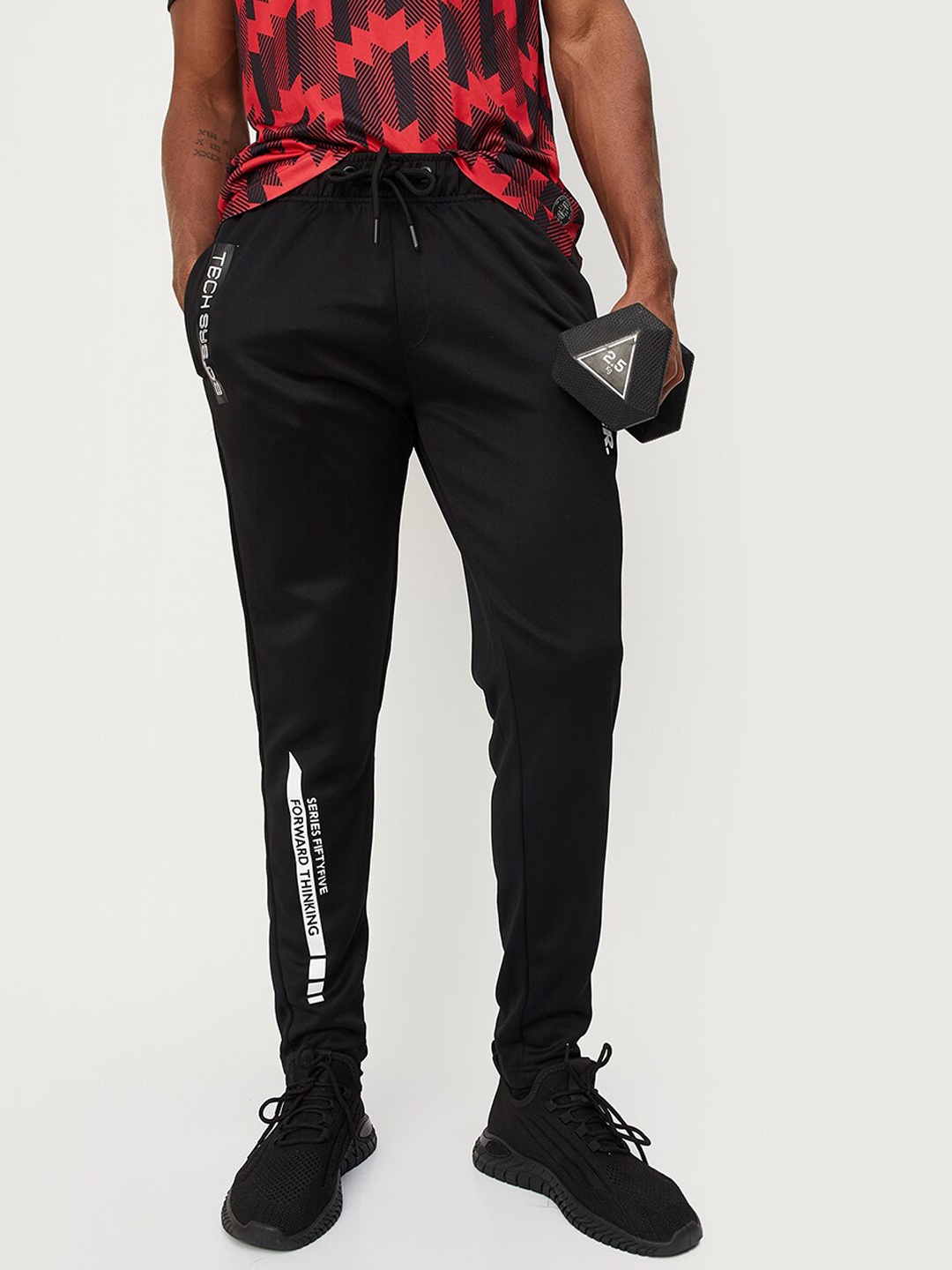 

max Men Mid-Rise Track Pants, Black