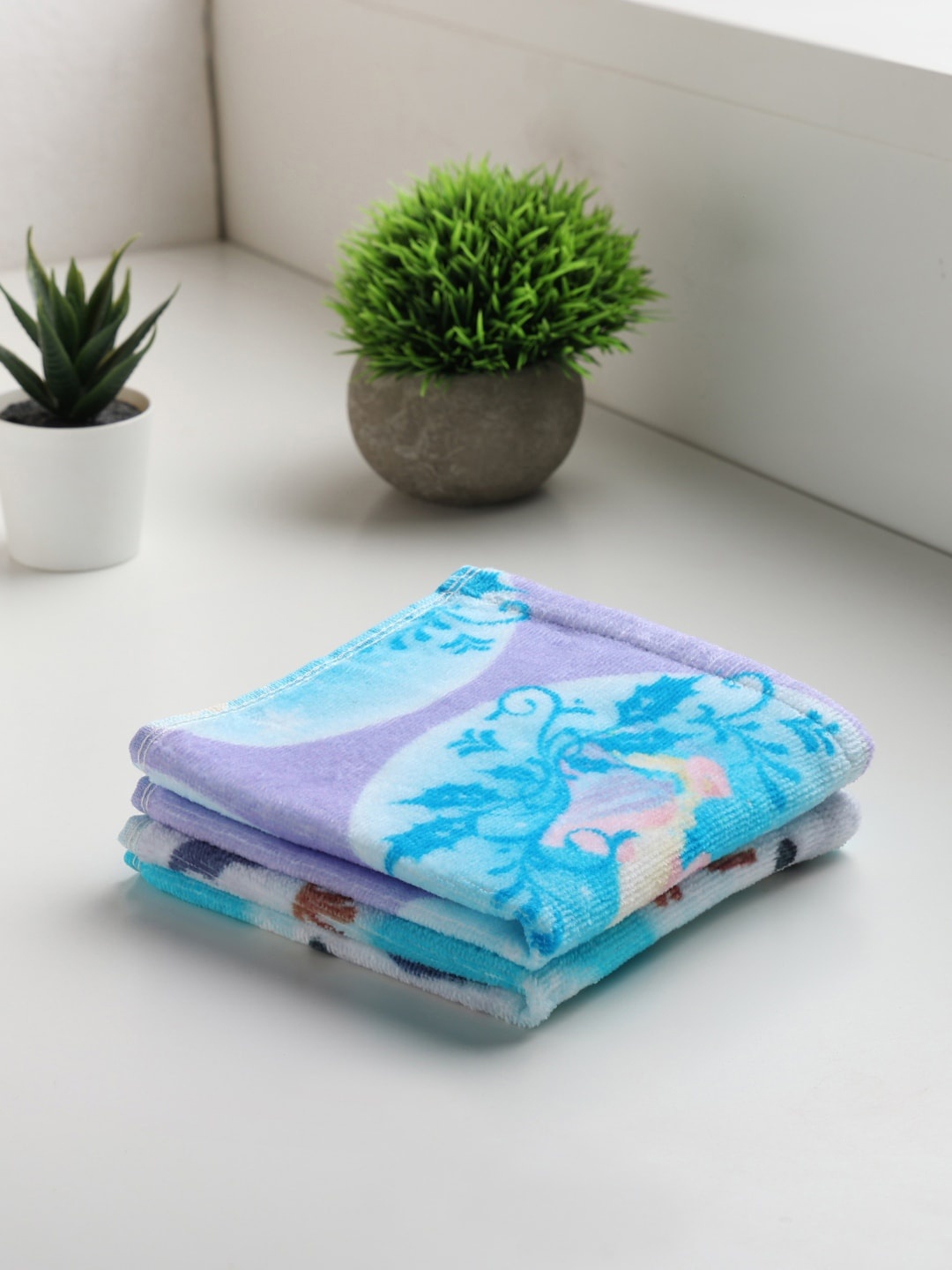 

SPACES Spaces Blue 2-Pieces Disney Frozen Pure Cotton Face Towels