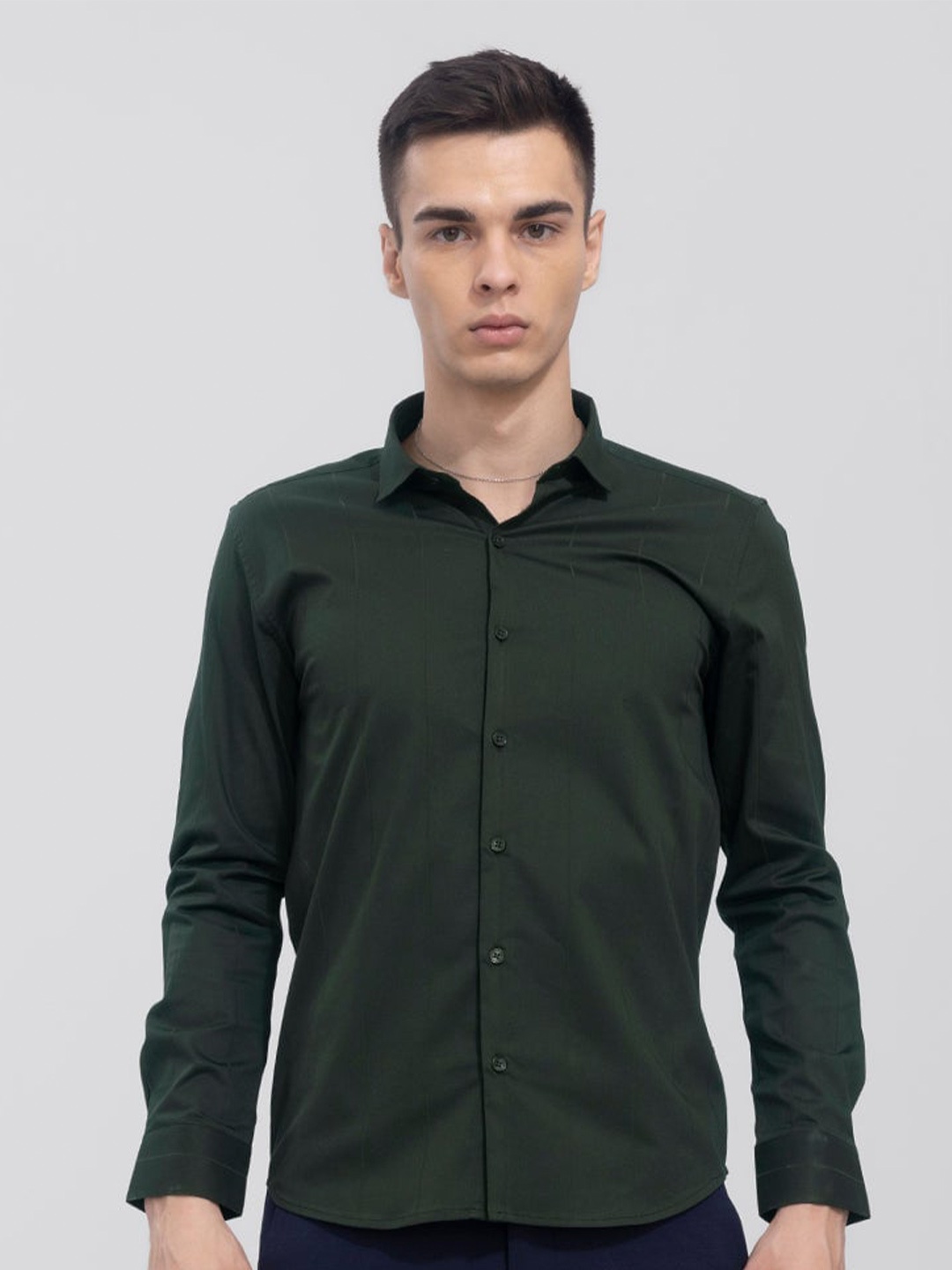 

Snitch Men Olive Green Classic Slim Fit Cotton Casual Shirt