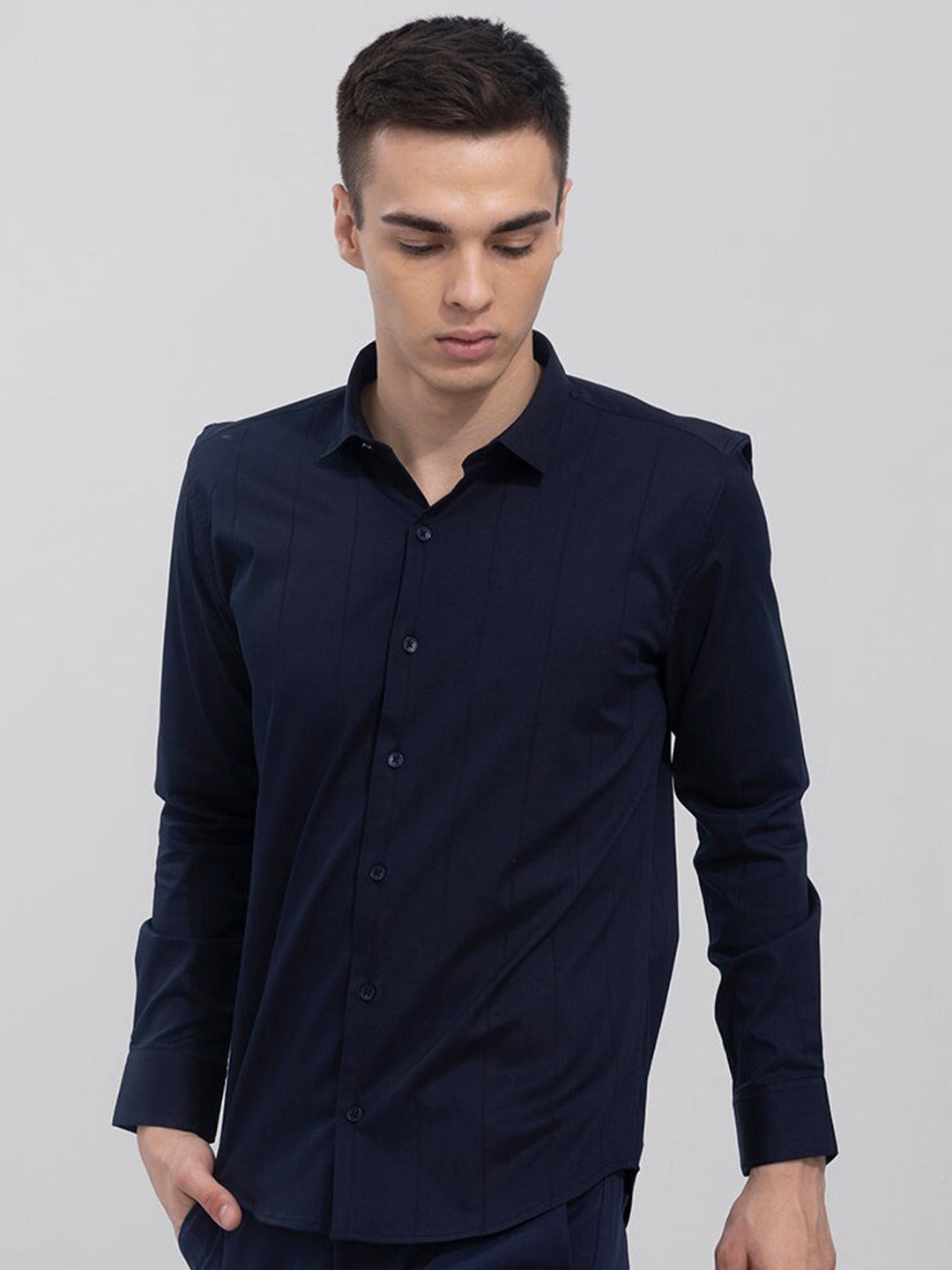 

Snitch Men Navy Blue Green Classic Slim Fit Cotton Casual Shirt