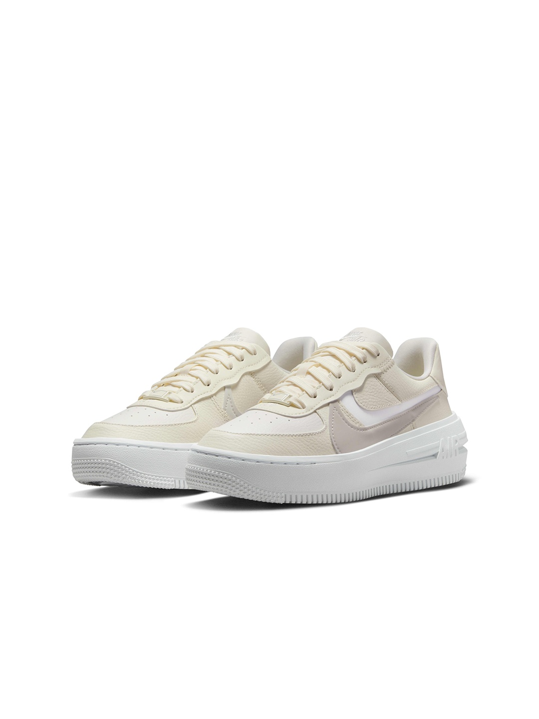 

Nike Women Air Force 1 PLT.AF.ORM Sneakers, Off white