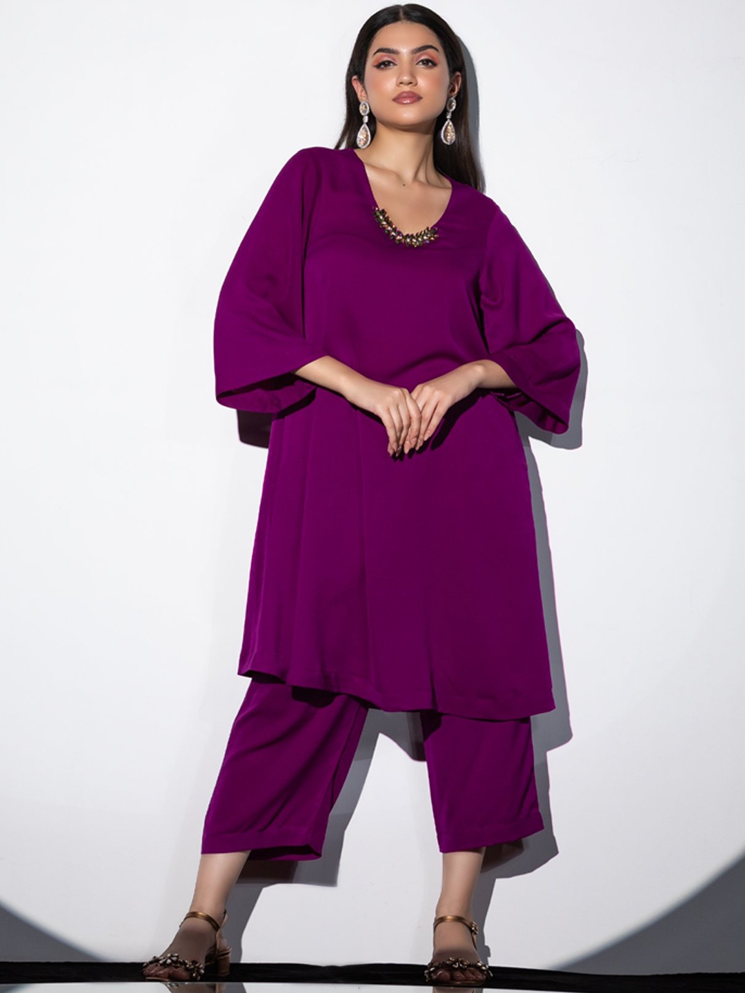 

Swtantra V Neck Beads And stones Flared Sleeve Pakistani Style Kurta With Trouser, Purple