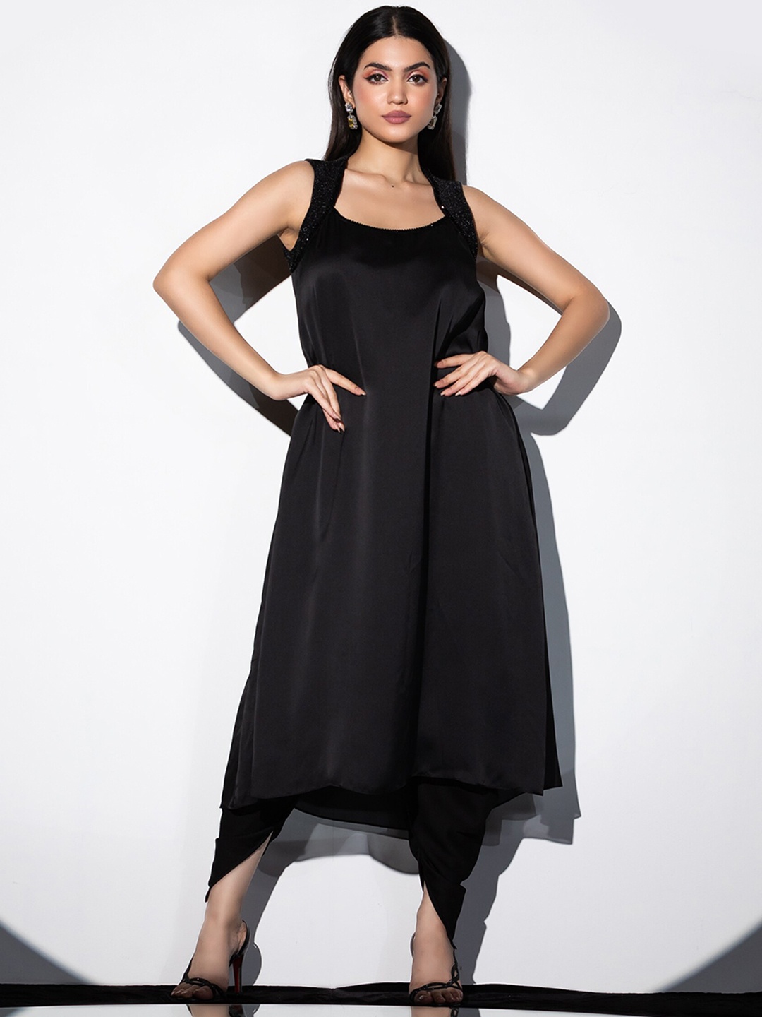 

Swtantra Sleeveless Tops With Dhoti Pants, Black