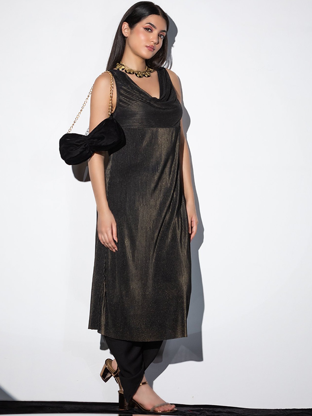 

Swtantra Self Design Cowl Neck Empire Kurta With Dhoti Pants, Black
