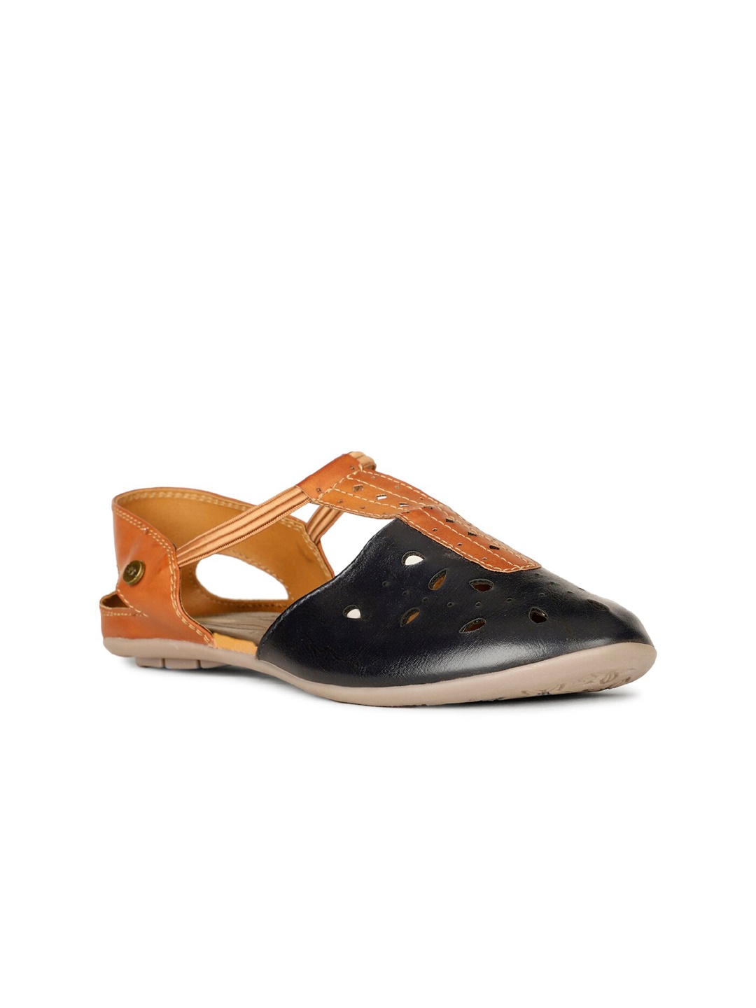 

Bata Colourblocked Laser Cuts Ballerinas, Navy blue