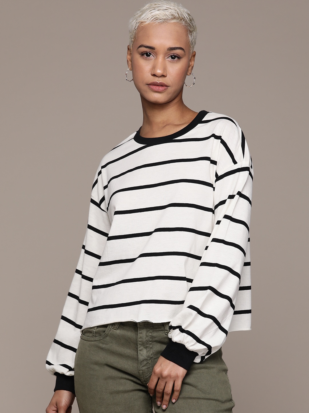 

The Roadster Lifestyle Co. Striped Drop-Shoulder Sleeves T-shirt, Off white