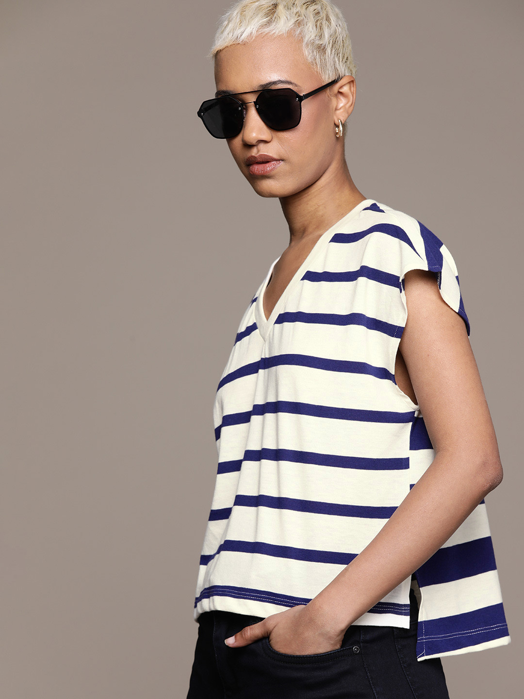 

The Roadster Lifestyle Co. Striped Boxy T-shirt, Off white